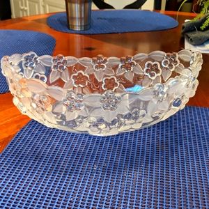 Textured floral design glass bowl
